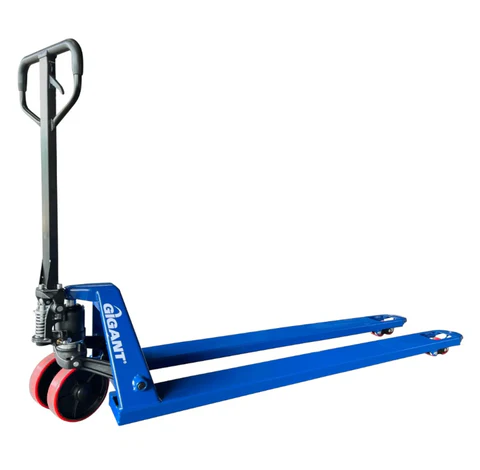 Giant Forklift 2.0T with Long Forks